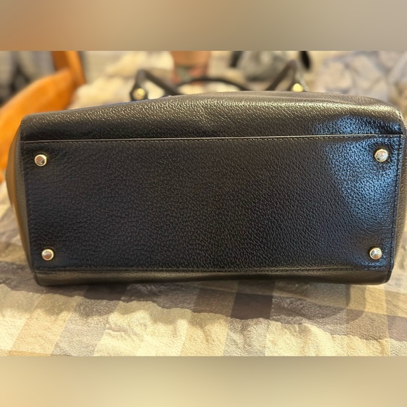 Kate Spade classic beige and black minimalist leather purse - Picture 7 of 11